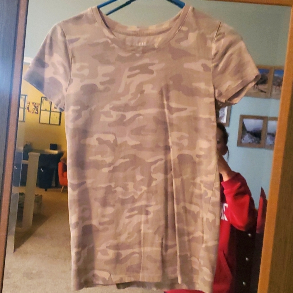 Gray camo t shirt